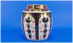 Royal Crown Derby ``Imari`` Pattern Large Lidded Ginger Jar. Pattern number 1128, date 1981. Height