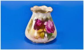 Royal Worcester Small Hand Painted Vase Stillife ``Roses``. Date 1921, shape number G.957. Height