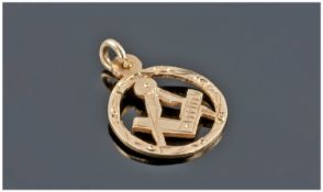 Small 9ct Gold Masonic Pendant, Diameter 12mm