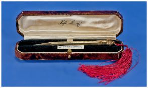 Ladies Vintage 9ct Gold Cased Propelling Pencil/Bridge, Marked 9ct gold with original case. 4`` in