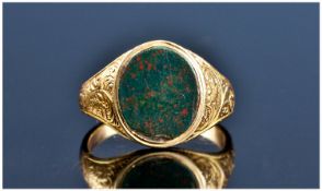 Victorian Gents 15ct Gold Set Bloodstone Ring. Hallmark London 1859, with engraved shoulders. Good