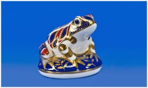Royal Crown Derby Paperweight ``Imari Frog``. Date 1996, gold stopper. First quality and mint