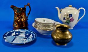 Collection of Ceramics, comprising Bavarian schumann Aezberg dessert set, with six bowls and one