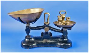 Libra Scale Co England, Set Of Black Cast Iron Kitchen Scales, Brass Mount, Pans And Weights.