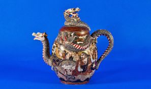 Late 19th Century Japanese Satsuma Teapot, Kyoto Style, of fine quality and gilding, depicting a