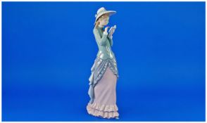 Lladro Figure Elegant Ladies ``Reading``. Model number 5000, issue 1978, height 14.25 inches. First