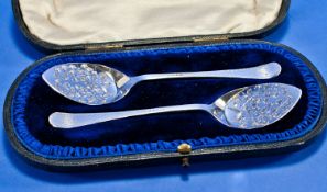 A Pair of Edwardian Silver Servers with shovel type pointed bowls. The shovel surface nicely