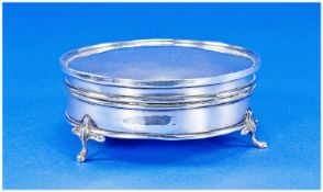 A Silver Lidded Circular Jewellery Box. Hallmarked Birmingham 1923. 4.25 inches diameter. Total