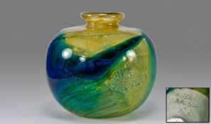 Mdina - Very Fine and Rare Signed Michael Harris Original Glass Vase. Wonderful colours. Etched to
