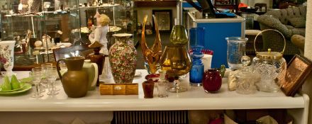 Box of Miscellaneous Glass and Pottery.