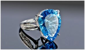 9 Carat White Gold Set Blue Topaz Heart Shaped Dress Ring, the blue topaz of good colour and approx