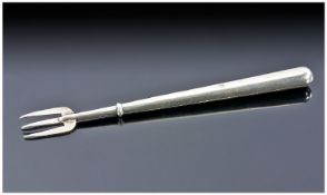 Sterling Silver Pickle Fork, with three prongs, hallmarked for Birmingham, weighing 5.3 grams.