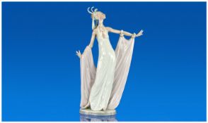 Lladro Figure `Grand Dame` model number 1568. Issued 1987. 13.25`` in height. Mint condtition.