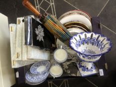 Box of Miscellaneous Ceramics including boxed cabinet plates, part blue and white teaset, oriental