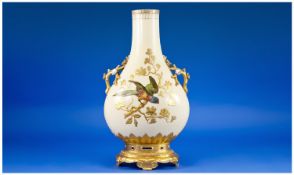 Mintons Late 19th Century Naturalistic Handle Vase, Circa 1880, with images of exotic birds in a
