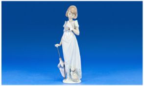 Lladro Collectors Society Figure Ltd Edition `Summer Stroll`. Model no 7611, date 1991. 8.75 inches