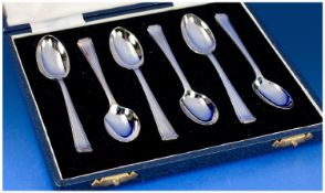 Mappin and Webb, set of six silver tea spoons. Hallmarked Sheffield 1950, boxed.