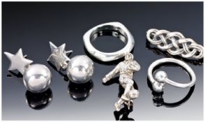 Small Lot Of Silver Rings And Brooches.