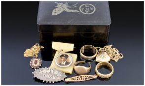 A Collection of 9ct Gold Jewellery, 9.3grams - 3 items. Plus 18ct gold wedding band, 4.3g and two
