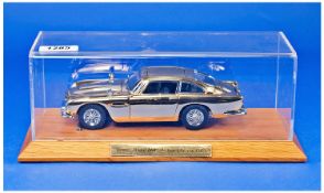 `The Special James Bond 007` Aston Martin DB5 Die Cast Model Car. Limited Edition 1:24 scale, plated