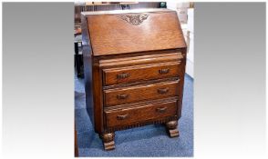 Art Deco Oak Bureau, the fall front opening to reveal drawer and pigeon holes, the fall with