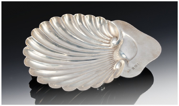 George Unite Silver Sweet Meat Dish in the form of a shell, hallmarked Birmingham 1908, 55 grams,