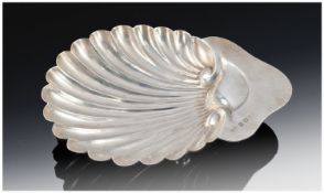 George Unite Silver Sweet Meat Dish in the form of a shell, hallmarked Birmingham 1908, 55 grams,