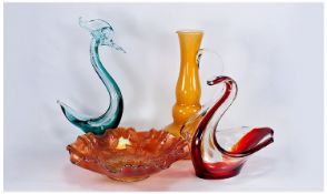Small Collection of 20th Century Glass, comprising wavy edged Carnival glass bowl, two figural glass