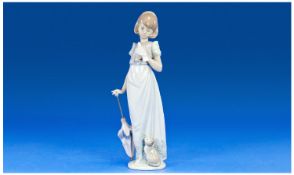 Lladro Collectors Society Figure Ltd Edition `Summer Stroll`. Model no 7611, date 1991. 8.75