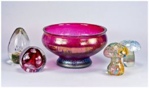Collection of Glass, comprising Loetz-style glass fruit bowl, two Mdina glass dumps, both mushroom