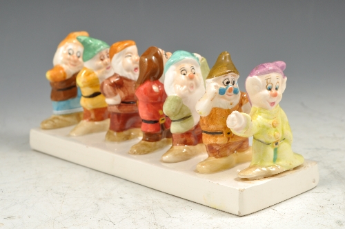 Pottery Disney Group, Snow White & the Seven Dwarves.