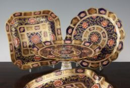 A Wedgwood bone china seventeen piece Imari pattern dessert service, late 19th century, each with