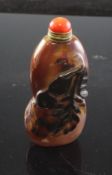 A Chinese agate double gourd shaped snuff bottle, carved in relief with a gourd and leaves, 2.