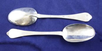 A pair of William III Brittania standard silver threaded rat tail dog nose spoons, with engraved