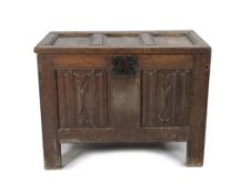 A SMALL OAK ELIZABETHAN COFFER, 2ND HALF 16TH CENTURY, of panelled form, the hinged lid revealing an