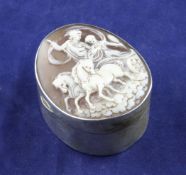 An early 20th century silver snuff box, the lid with inset cameo carved with figures on a chariot,