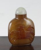 A Chinese agate snuff bottle, late 19th/early 20th century, 2.6in. A Chinese agate snuff bottle,