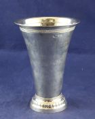 A stylish George V planished silver vase, 10.5 oz. A stylish George V planished silver vase, of