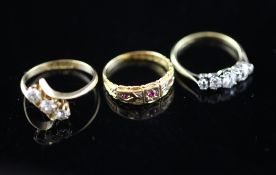 Three Edwardian 18ct gold and gem set rings, sizes M,N & P. Three Edwardian 18ct gold and gem set