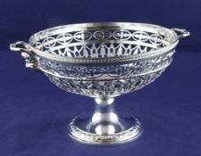 An Edwardian pierced silver two handled comport, 14.5 oz. An Edwardian pierced silver two handled