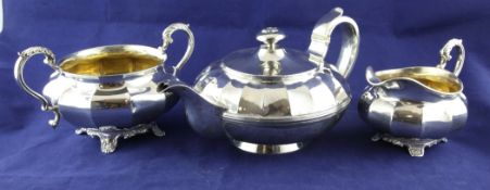 A George IV/William IV matched silver three piece tea set, gross 36.5 oz. A George IV/William IV