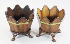 A pair of Georgian style octagonal planters, W.1ft 3.5in. A pair of Georgian style walnut and