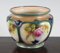 A Royal Worcester small bowl, date code for 1908, 5.5in. A Royal Worcester small bowl, date code for