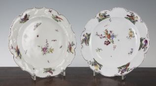 Two Chelsea red anchor plates, c.1756, decorated with birds and flowers, 8.5in.