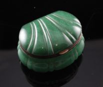 A continental gold mounted adventurine quartz scallop shaped snuff box, unmarked, 2.5in.