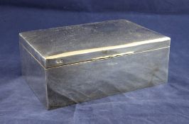 An early 20th century plain silver cigar box, with domed lid, Fenton Brothers Ltd, Sheffield, date