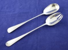 A pair of George V silver salad servers, Goldsmiths & Silversmiths Co Ltd, London, 1912, 10.75in,
