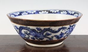 A Chinese blue and white crackleglaze bowl, late 19th / early 20th century, the interior painted
