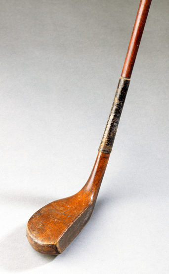 A long-nosed late copy Tom Morris putter circa 1912 possibly by Brodie & Sons of Anstruther but
