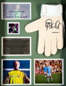 A Peter Schmeichel signed goalkeeping glove presentation, the white glove signed in black marker
